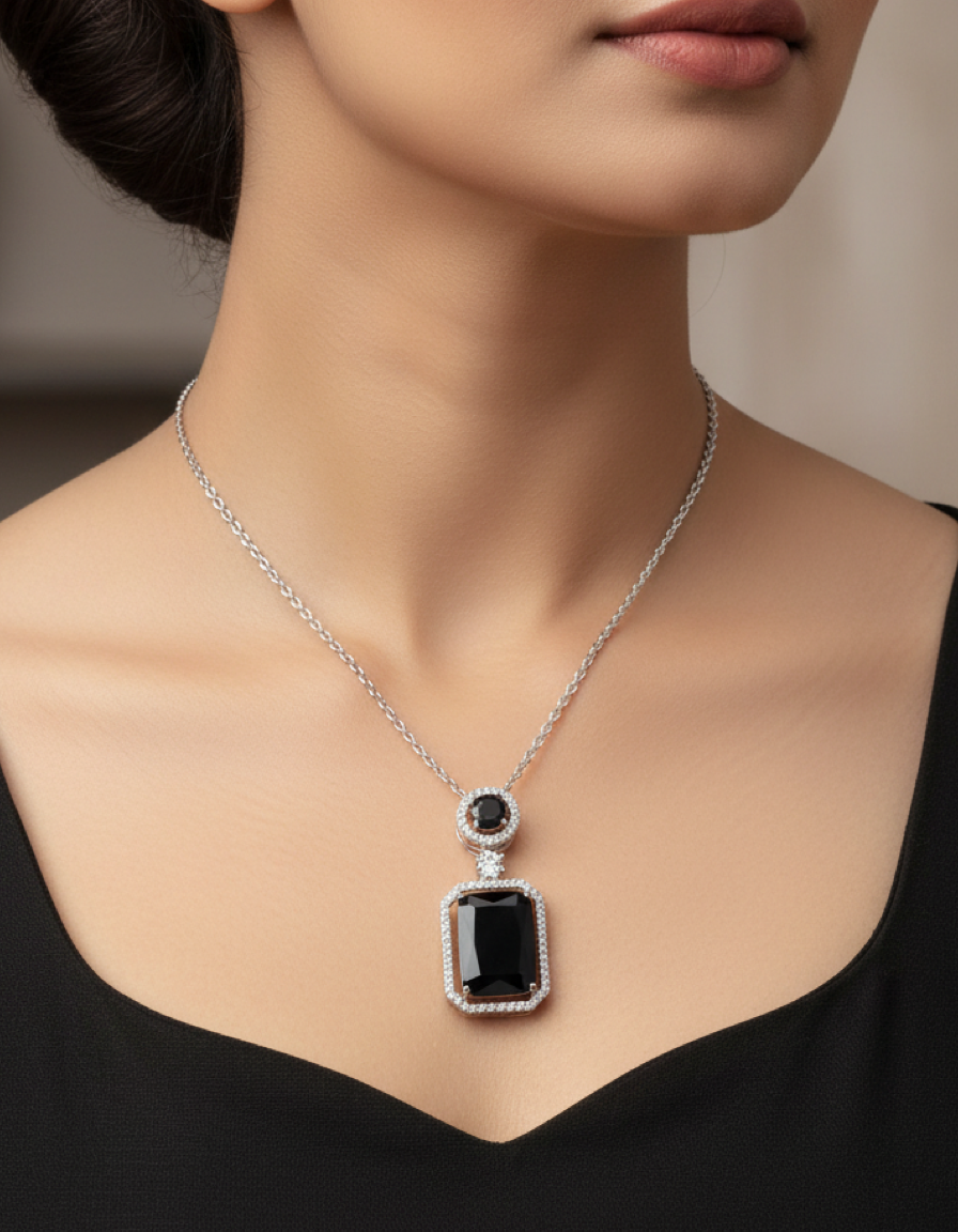 Winny Stone Pendant - Black