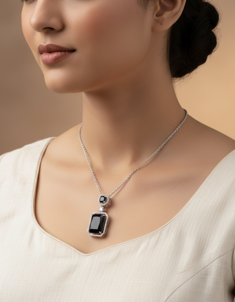 Winny Stone Pendant - Black